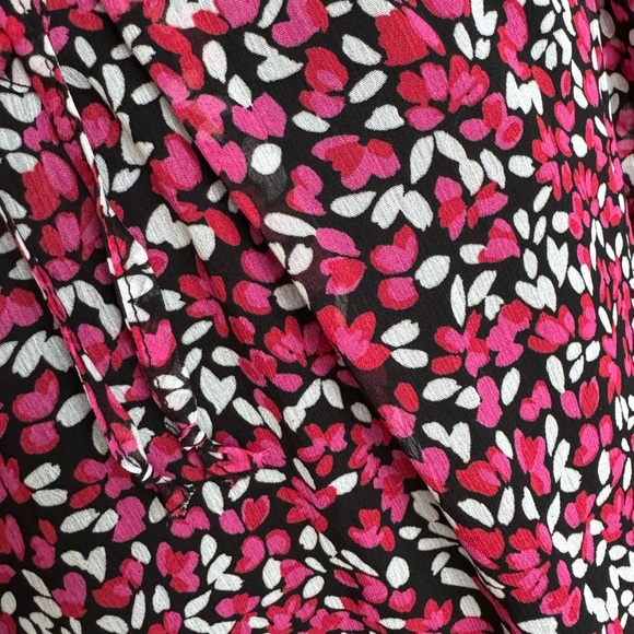 Pink Red Floral Print Flowing Blouse Scoop Neck NWOT Size Medium - Picture 3 of 5